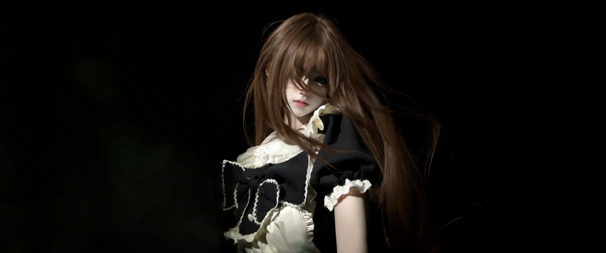 暗黑风格 女孩 棕色长发 3440x1440带鱼屏壁纸 电脑壁纸 美女壁纸